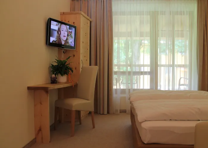 Kraftquelle Schlossblick Отель 3*